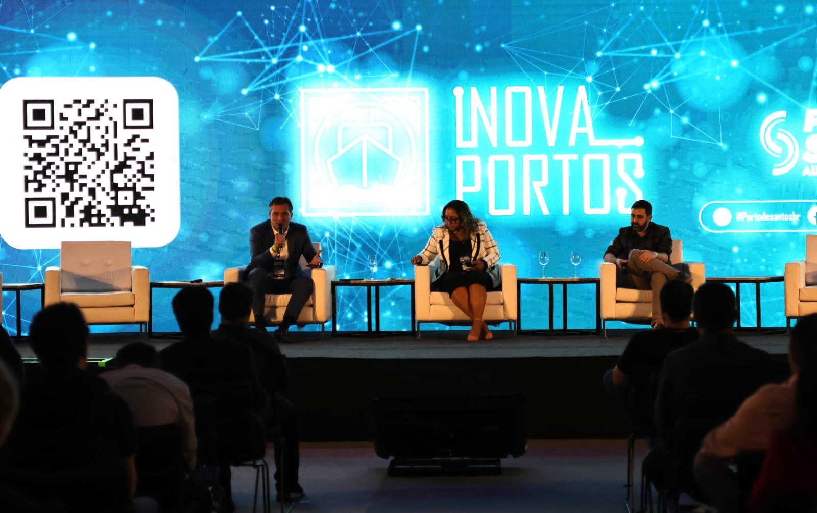 A 4ª edição do Inova Portos, maior evento de tecnologia portuária do Brasil, realizada pela Autoridade Portuária de Santos (APS) nos dias 24 e 25 de outubro, promoveu debates de fundamental importância para a evolução do processo de inovação no setor portuário brasileiro. Esta foi a segunda vez que a APS promoveu o Inova Portos, buscando soluções tecnológicas e melhorias das atividades portuárias.